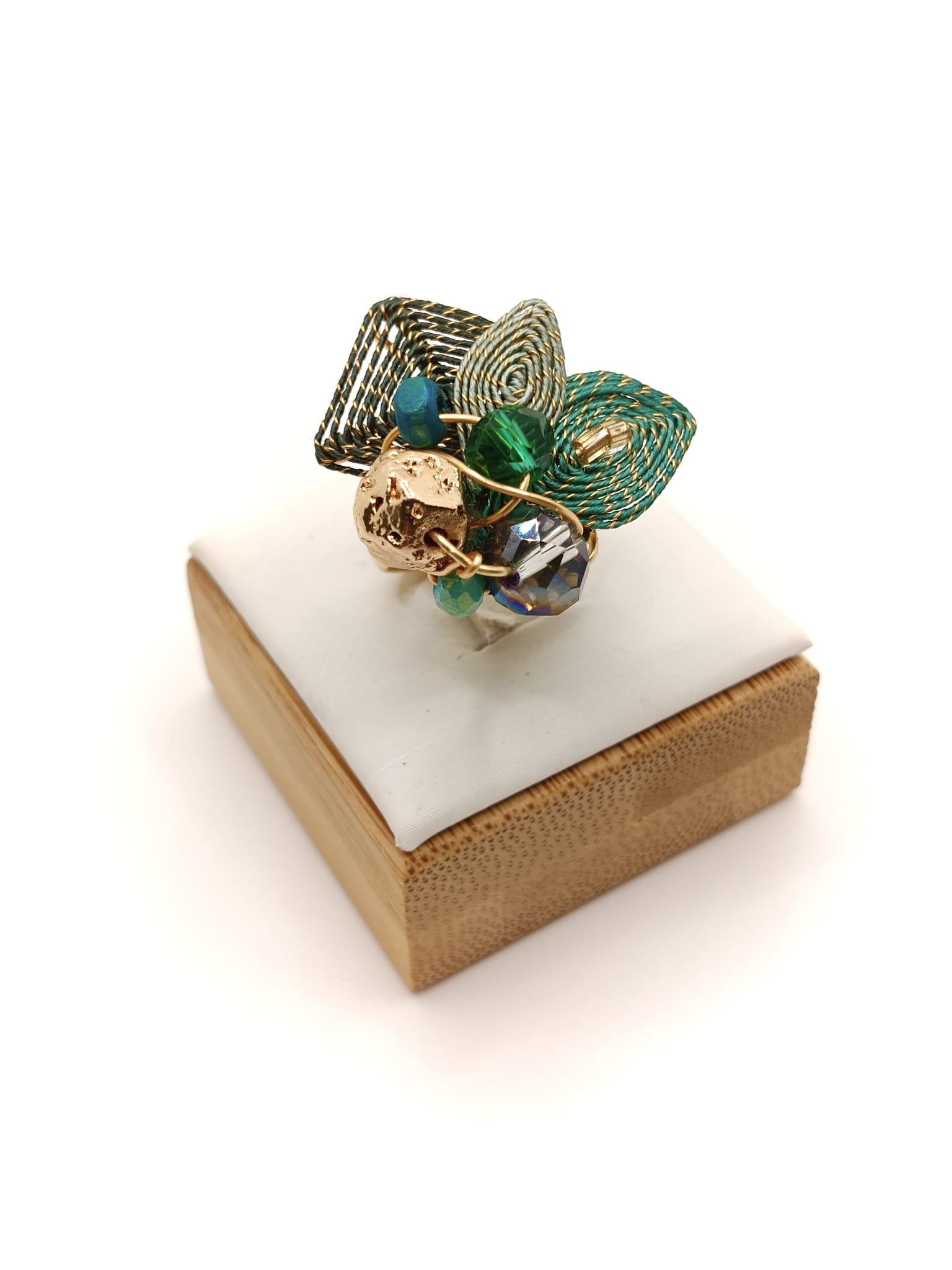 Biċe ring in green tones