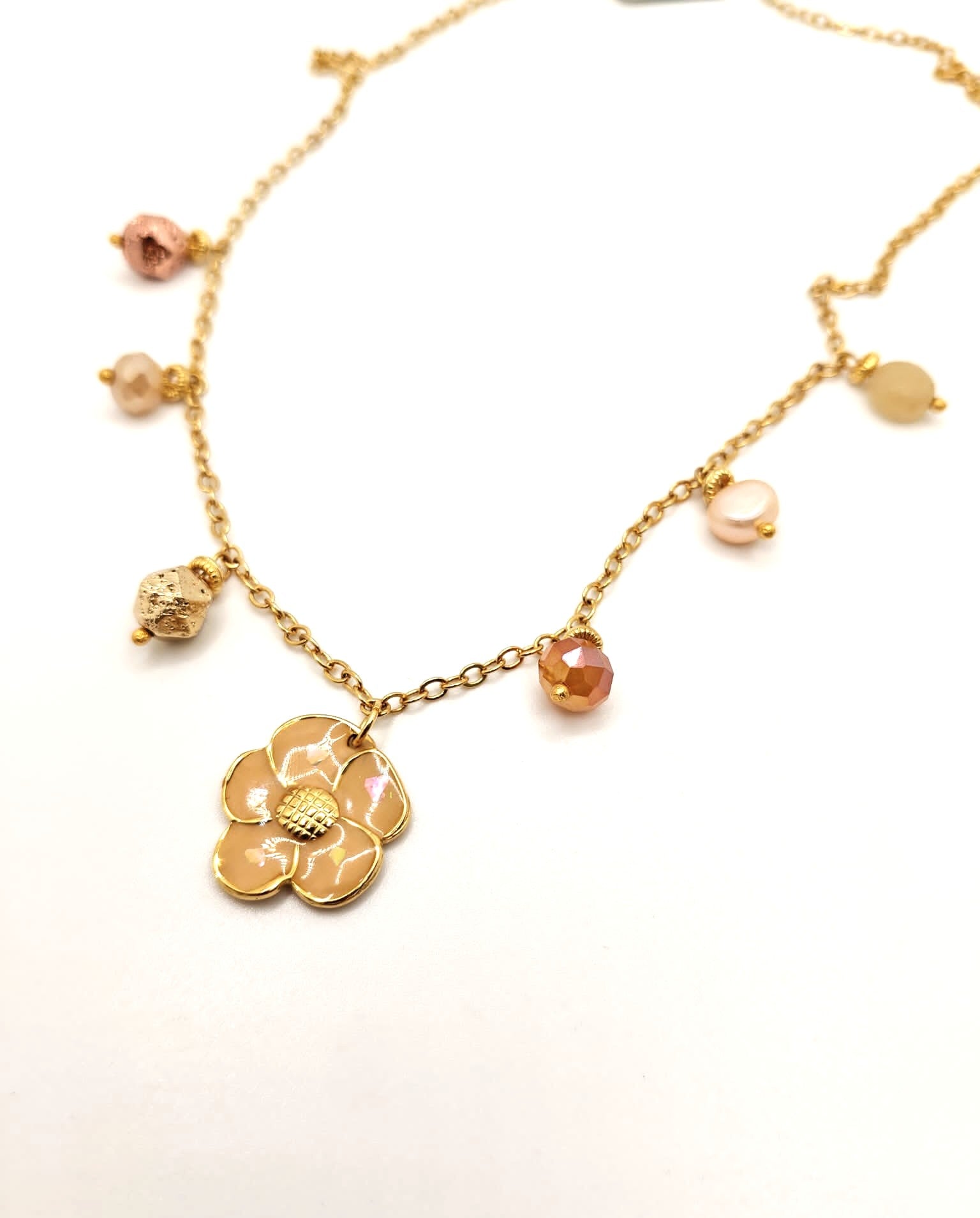 Floral beauty charm necklace