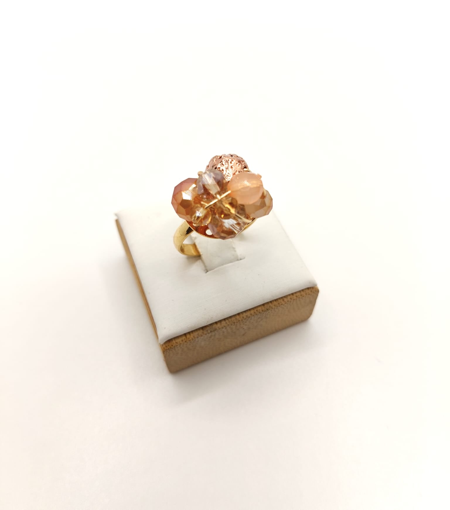 Neutral glass bead cluster ring