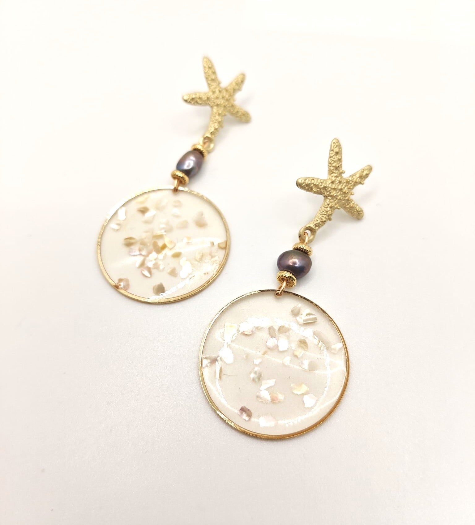 Summer vibes: starfish pearl earrings